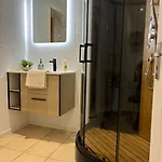 Le شقة *